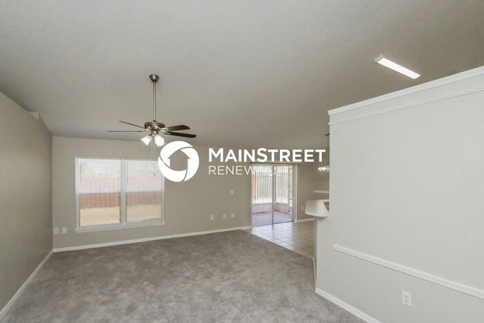 2111 Buescher Hill St - Photo 4 of 16