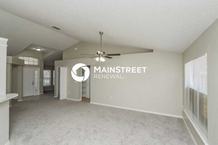 2111 Buescher Hill St - Photo 5 of 16