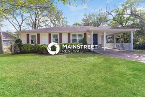 featured image of 209 W Bledsoe St