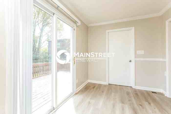 209 W Bledsoe St - Photo 5 of 16