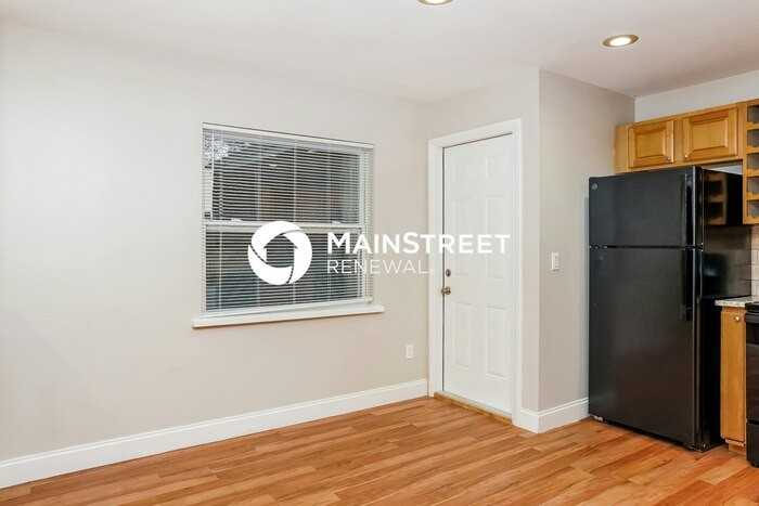 2036 Walsh Ave Se - Photo 5 of 16