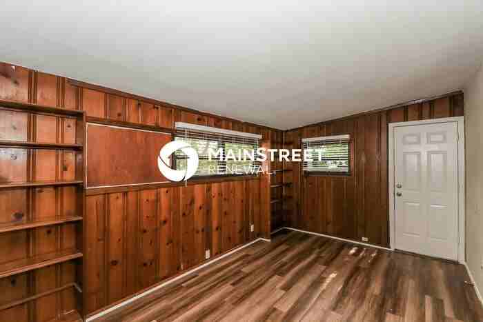 1044 Legay Ave - Photo 7 of 16
