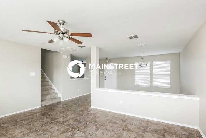 2206 Midbury Dr - Photo 5 of 17