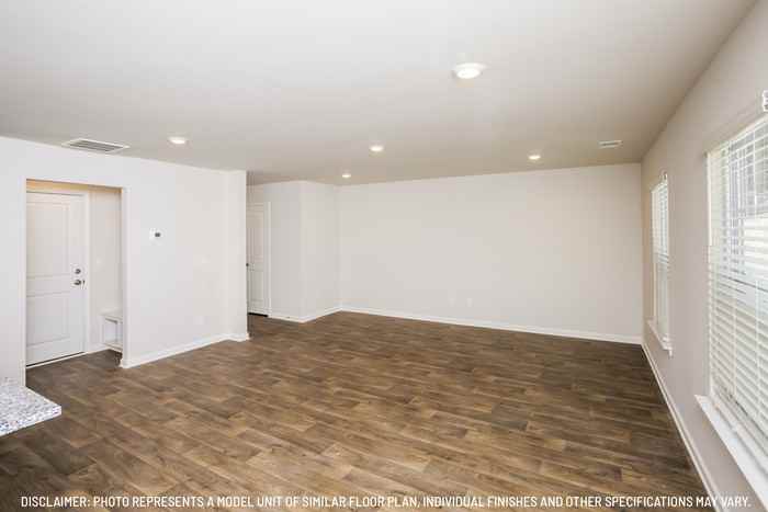 216 Bowery Breeze Way - Photo 5 of 14