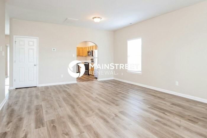 2060 Hidden Pond Dr - Photo 4 of 17