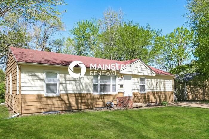 10002 Wheeling Ave - Photo 4 of 17