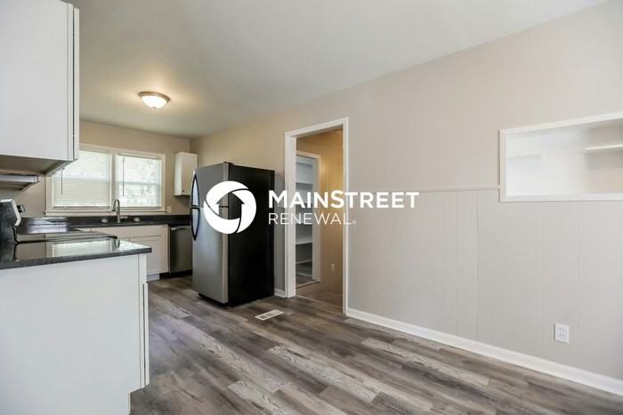 10002 Wheeling Ave - Photo 7 of 17