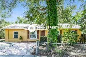 featured image of 402 W 17th St