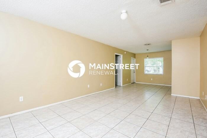 402 W 17th St - Photo 4 of 11