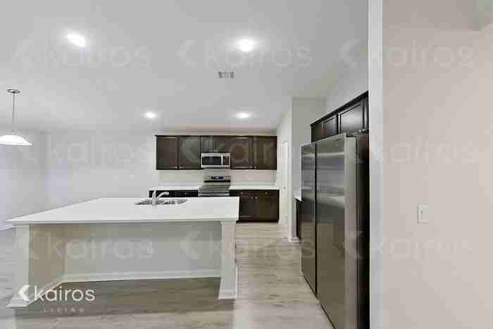 15 Carrollton Dr - Photo 2 of 4