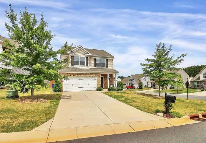 225 Kingston Dr - Photo 3 of 32