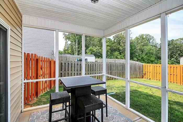 225 Kingston Dr - Photo 4 of 32