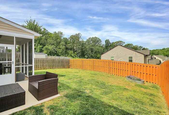 225 Kingston Dr - Photo 6 of 32