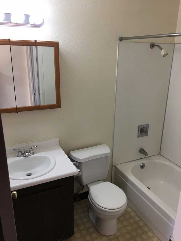 065 - Foxx Apartments - Photo 4 of 6