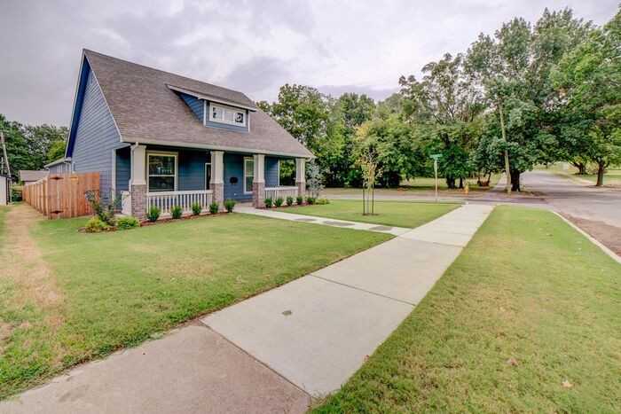 1127 N Boston Ave - Photo 3 of 45