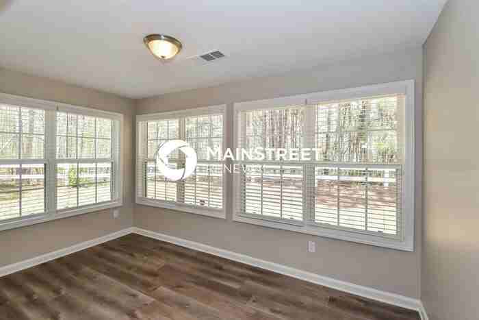 4813 Brookwood Pl - Photo 7 of 17