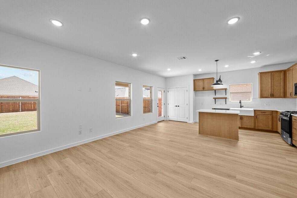 1229 Eagle Mountain Dr #NA - Photo 3 of 13