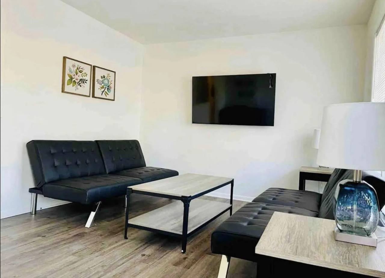 214 Bedford Dr #NA - Photo 3 of 8