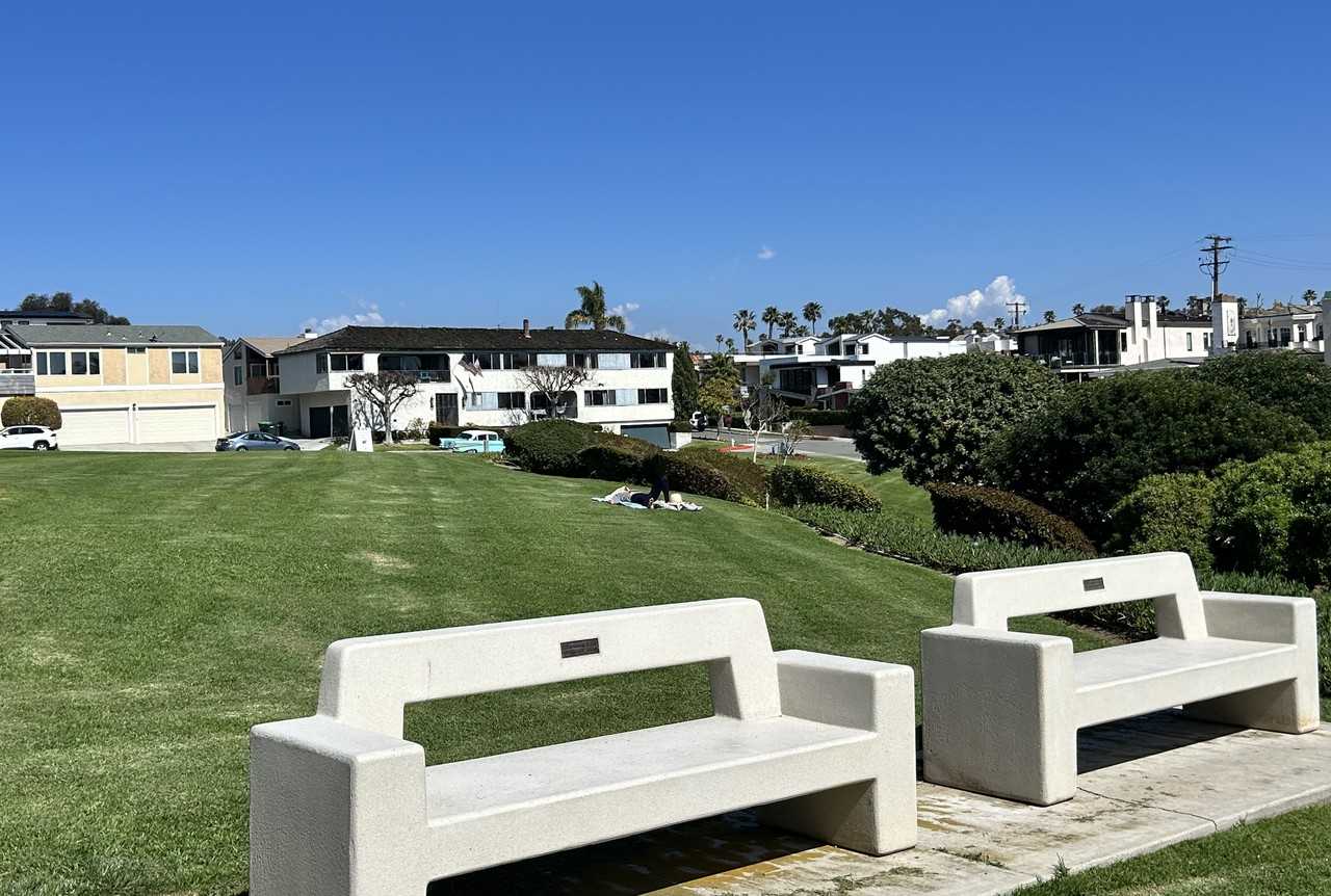 2304 Pacific Dr #1 - Photo 5 of 11