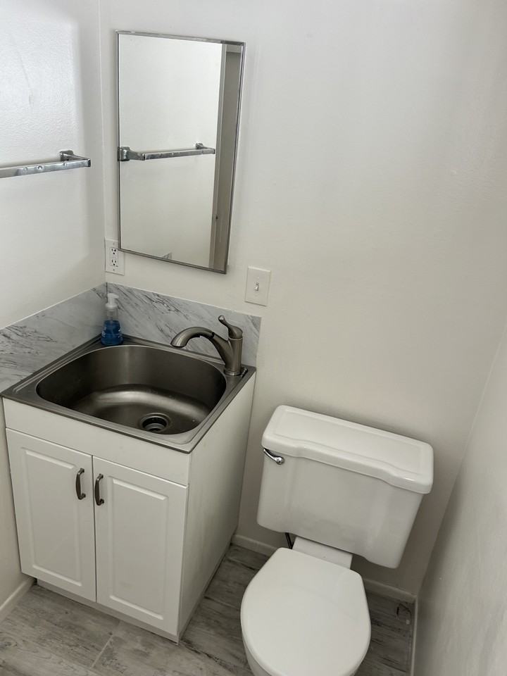 2304 Pacific Dr #1 - Photo 7 of 11