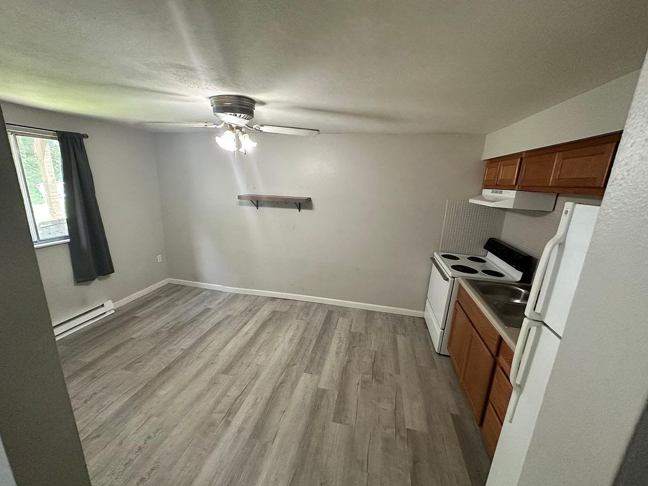 2126 Linnus Dr #2 - Photo 3 of 5