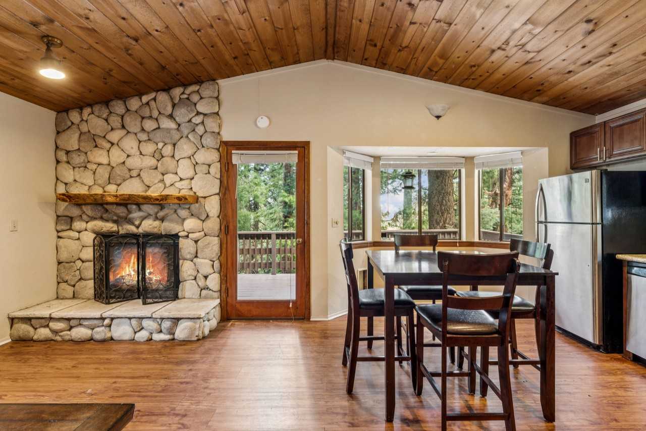 725 Ivy Ln #NA - Photo 6 of 24