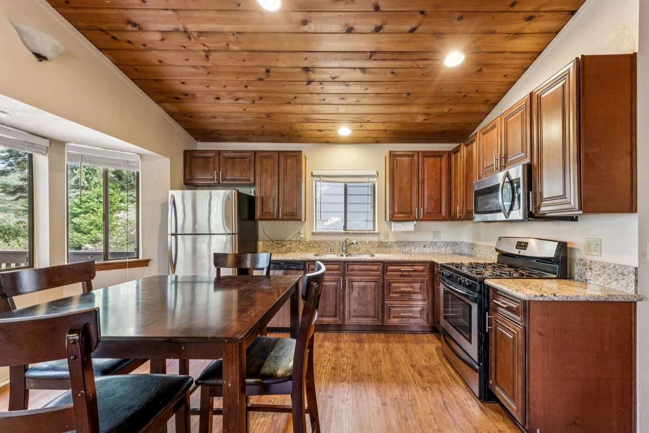 725 Ivy Ln #NA - Photo 7 of 24