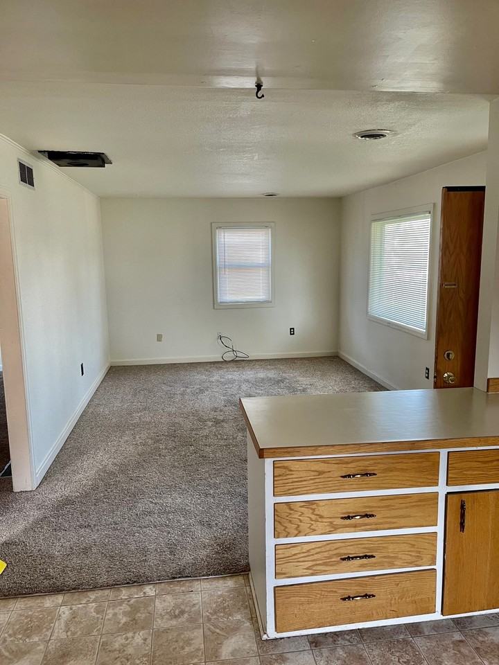 2704 8th Ave N #NA - Photo 6 of 16