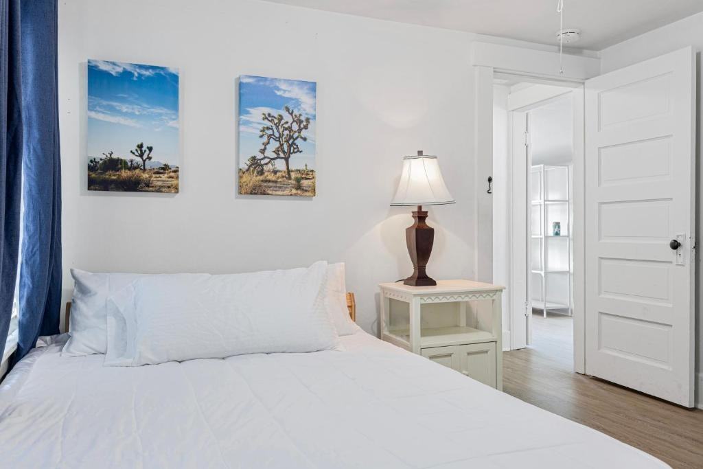 214 E Lynn St #NA - Photo 2 of 18