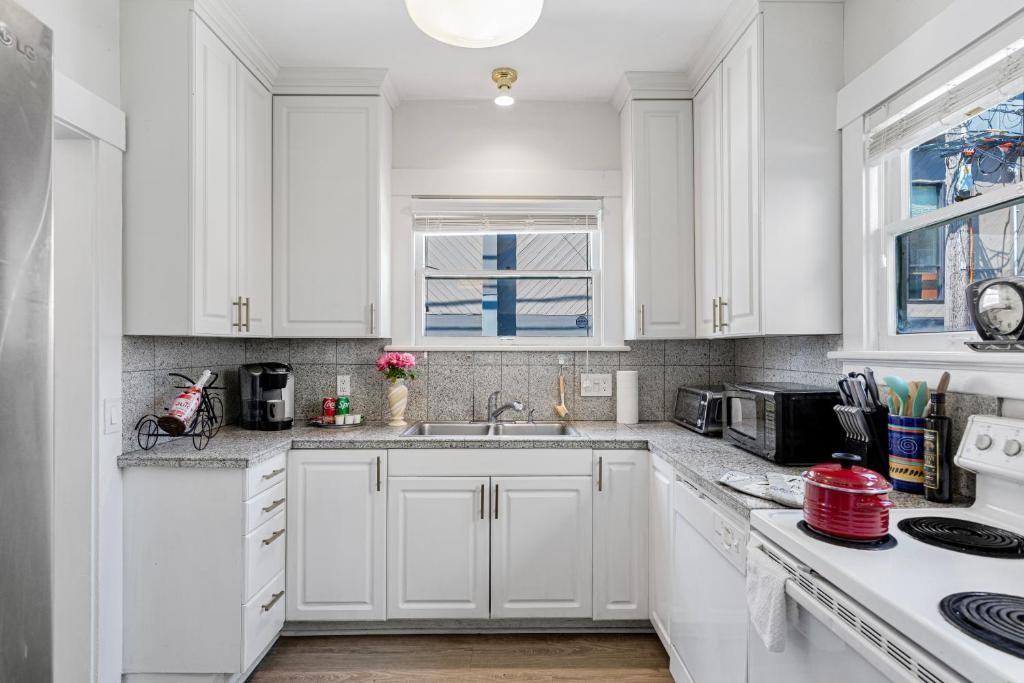 214 E Lynn St #NA - Photo 6 of 18