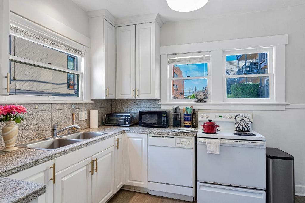 214 E Lynn St #NA - Photo 7 of 18