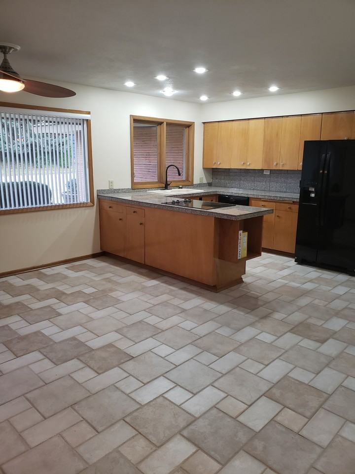 1727 E Pinecrest Rd #NA - Photo 4 of 15