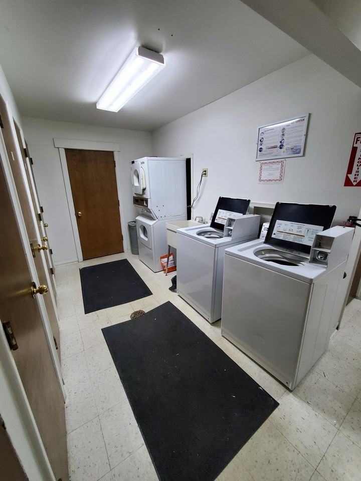 709 Jackson St #1 - Photo 3 of 4