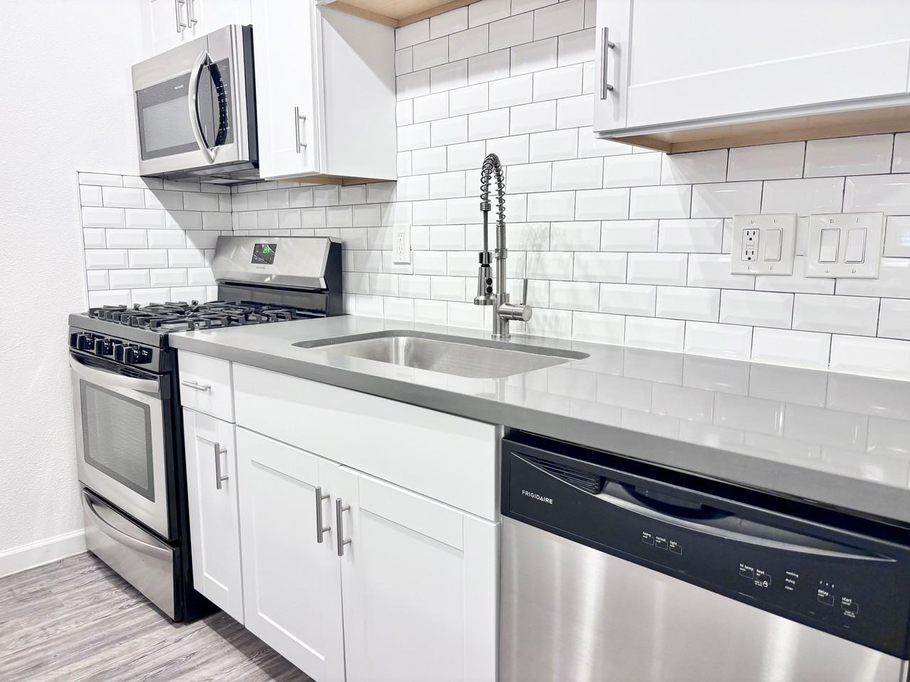 137 E Coronado Rd #23 - Photo 5 of 12