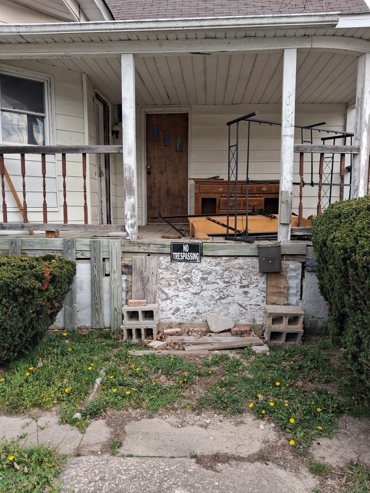 305 S State St #NA - Photo 4 of 29