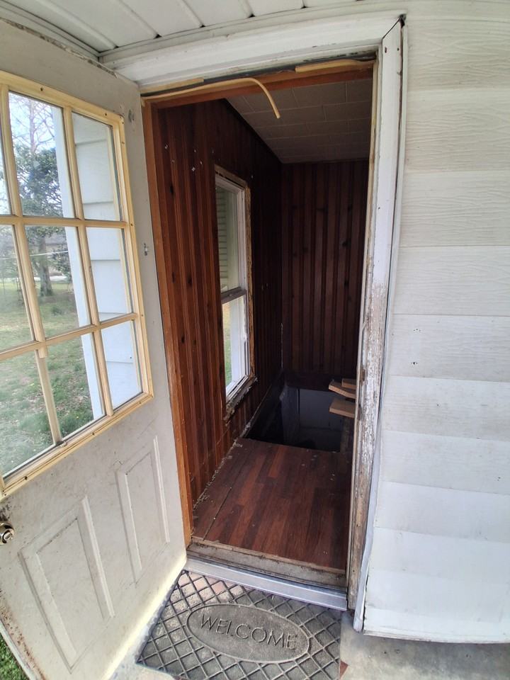 305 S State St #NA - Photo 5 of 29