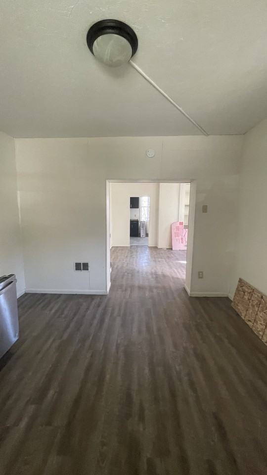 410 Parker Ave #410 - Photo 7 of 19