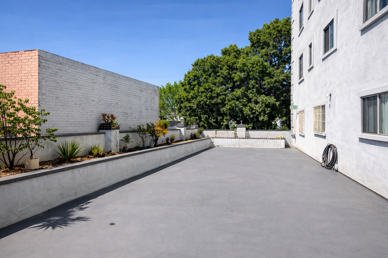 518 E 4th St #202 - Photo 7 of 7