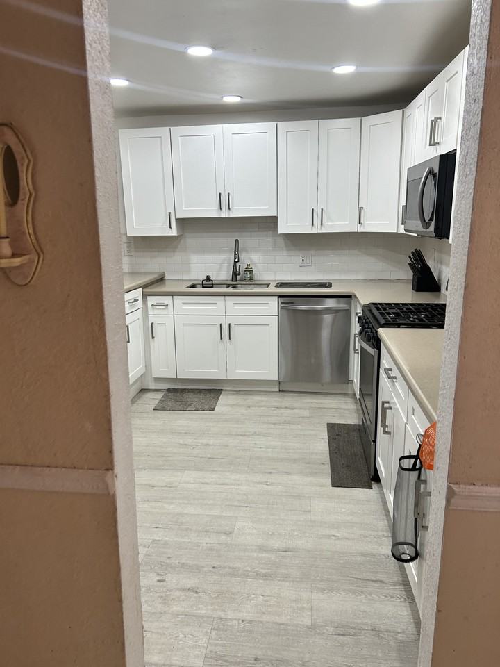 6580 Nw 22nd St #NA - Photo 7 of 8