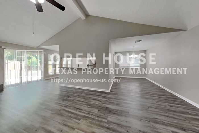 10210 Rippling Fields Dr - Photo 5 of 20