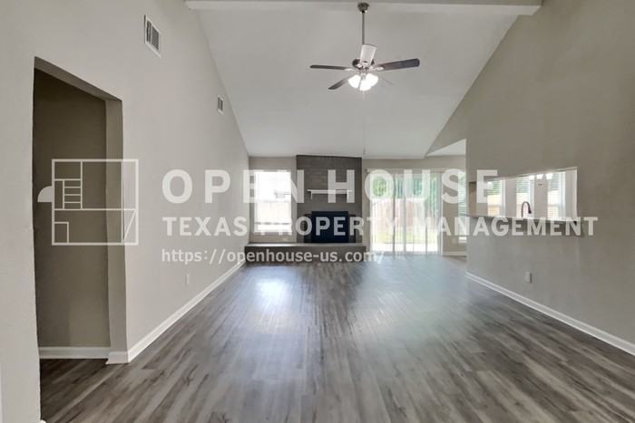 10210 Rippling Fields Dr - Photo 6 of 20