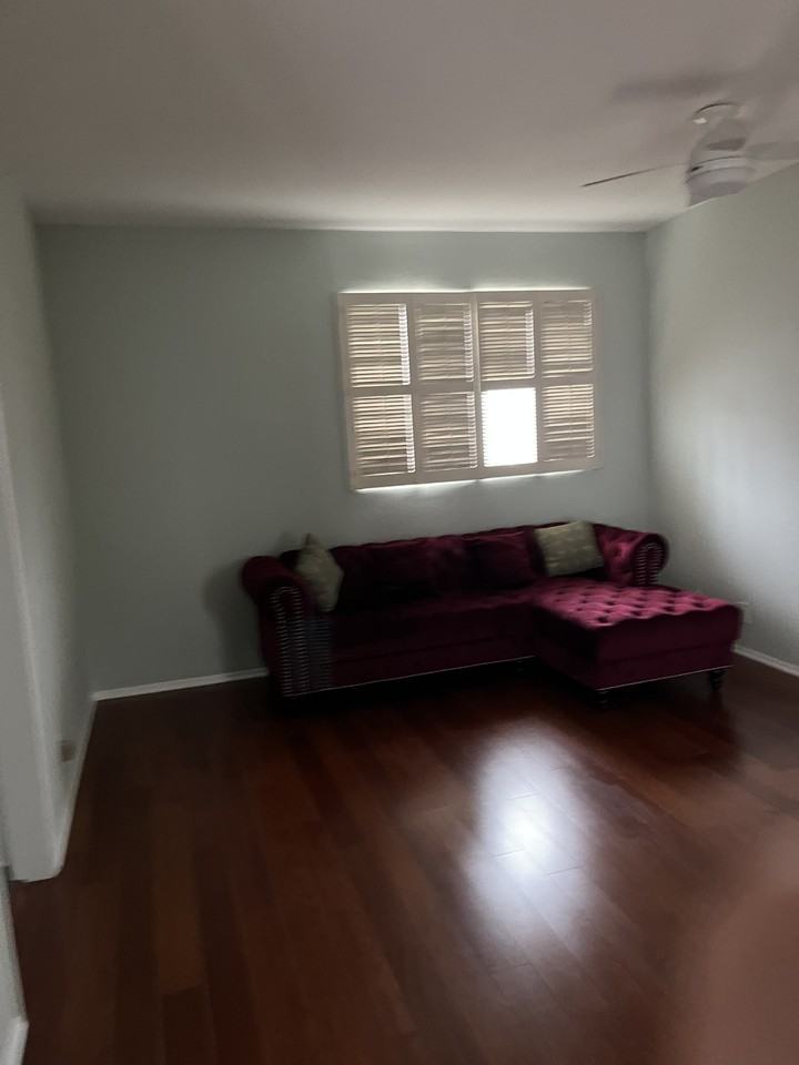 1000 Fairview Ave #5 - Photo 2 of 15