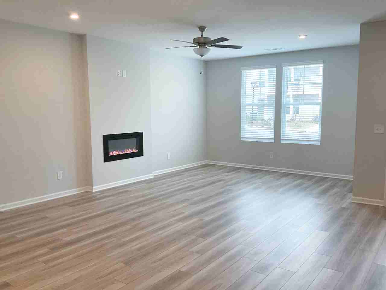 495 Crown Dr #495 - Photo 4 of 10