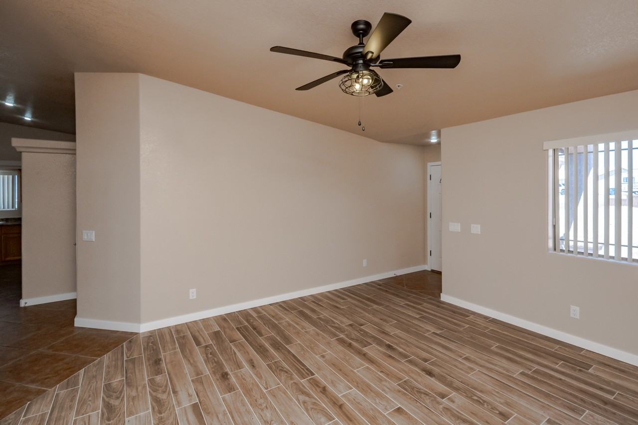 1111 Shorewood Ct #102 - Photo 7 of 32