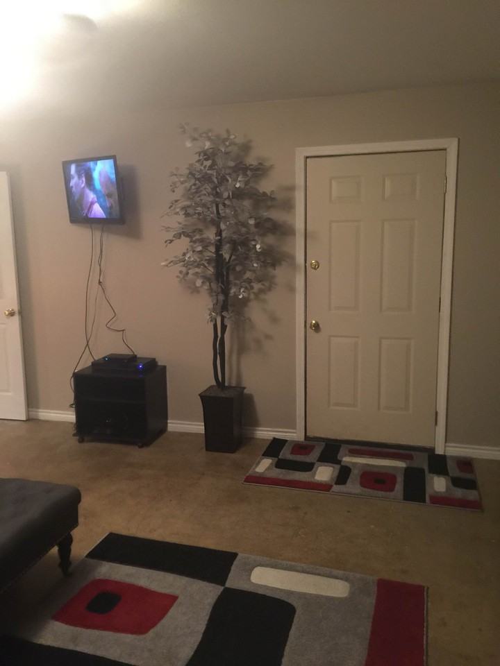 5401 Chatham Dr #NA - Photo 3 of 9