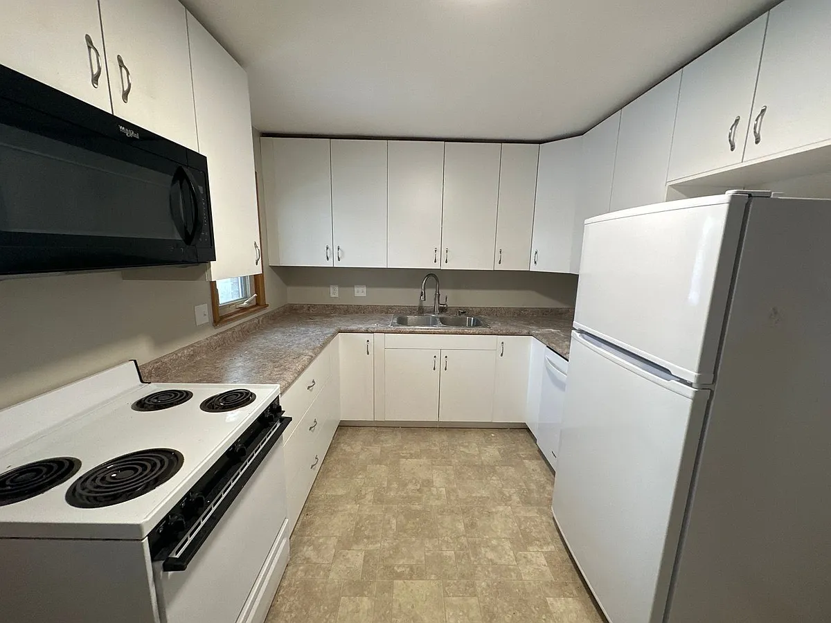 200 E Harriet St #3 - Photo 4 of 11