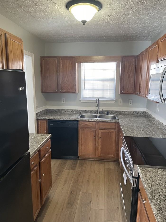 6331 Wellington Walk Way - Photo 3 of 8