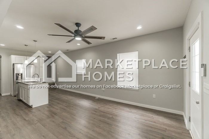 1013 Harlan St - Photo 3 of 23