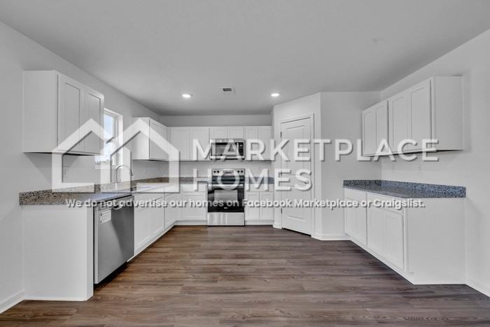 327 Orchid Ln - Photo 4 of 26