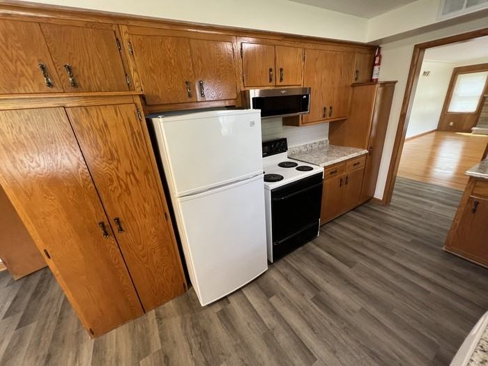 3121 Roosevelt St Ne - Photo 6 of 22